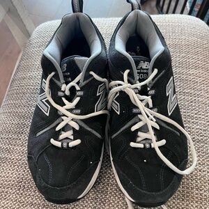 New Balance Men's Black and White Sneakers